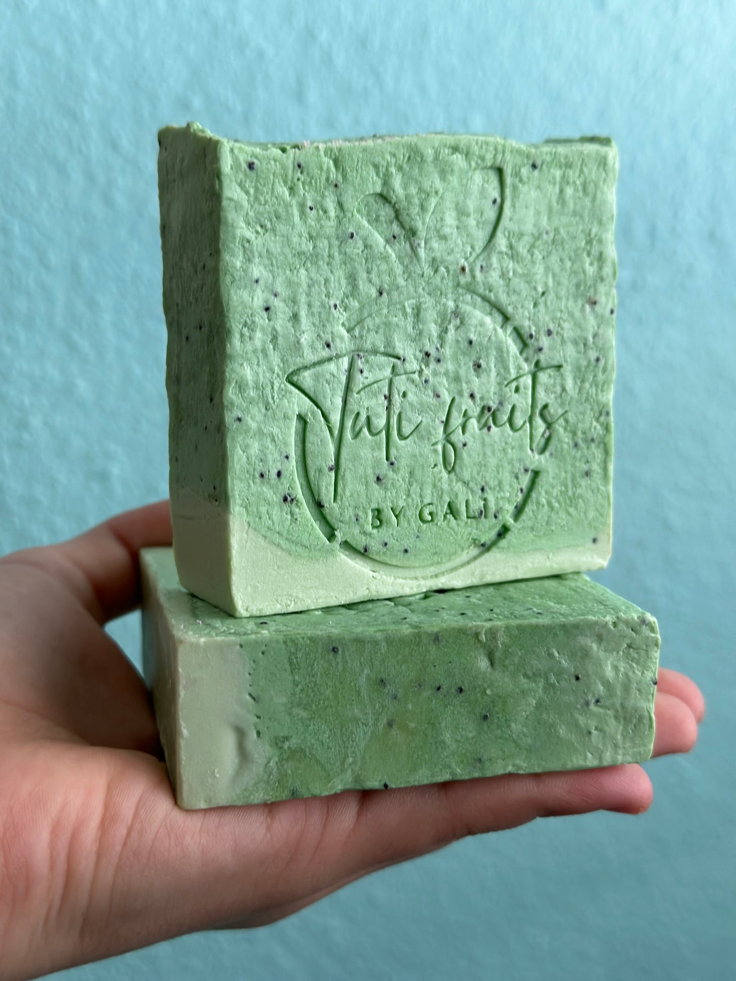 KIWI + POPPY SEED SOAP BAR