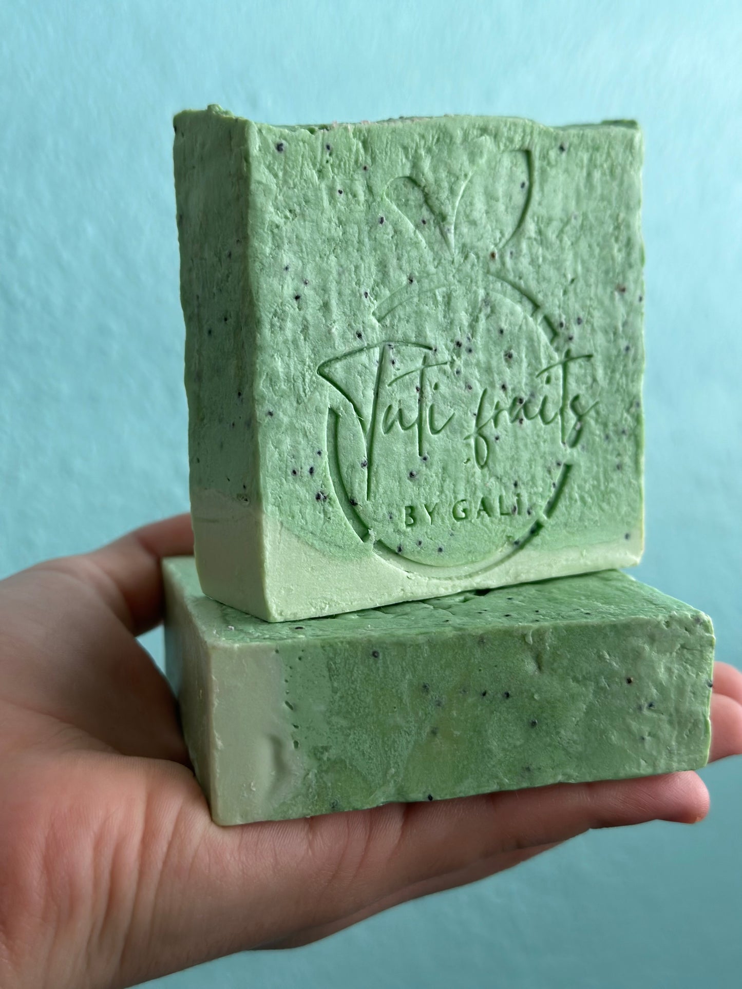 KIWI + POPPY SEED SOAP BAR